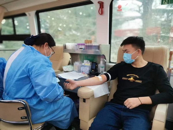 张建国献血图.jpg