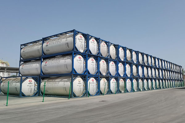2023年5月14日宝鸡华海180个运输聚酯级乙二醇的罐式集装箱放到厂区指定地方   600.jpg