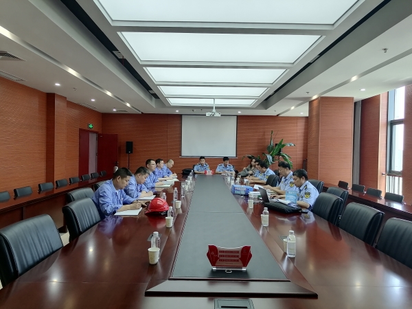 7月18日，陕西省生态环境厅一行在三楼行政会议室查阅环保资料.jpg