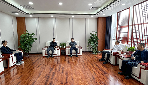 4月17日，彬州公司副总经理张安平带队前往运销彬长分公司座谈.jpg