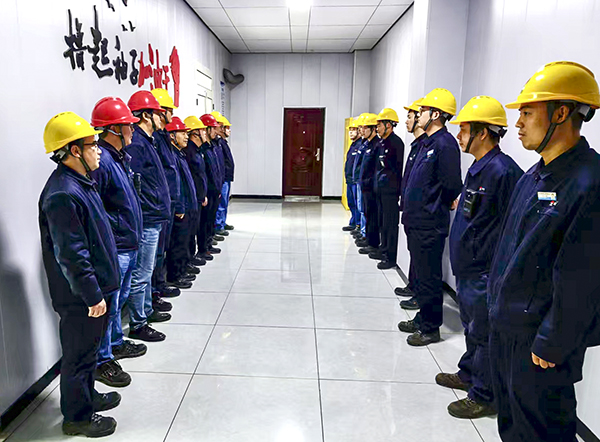 131763037182278435.jpg 参加交接班会.jpg