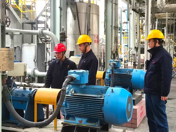 251764053506562110.jpg 11月21日,公司领导深入气化车间调研2.jpg