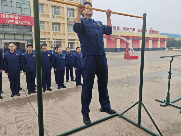 161773619500411279.jpg 单杠一练习 训练.jpg