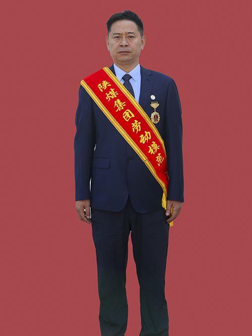 191779192451149860.jpg 王智勇 红底.jpg