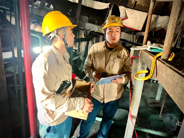 081780876879158430.jpg 一期中修现场安全检查.jpg