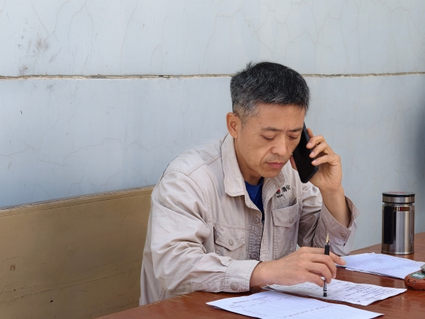 191781865254209762.jpg 一张检修桌,守牢安全关.jpg